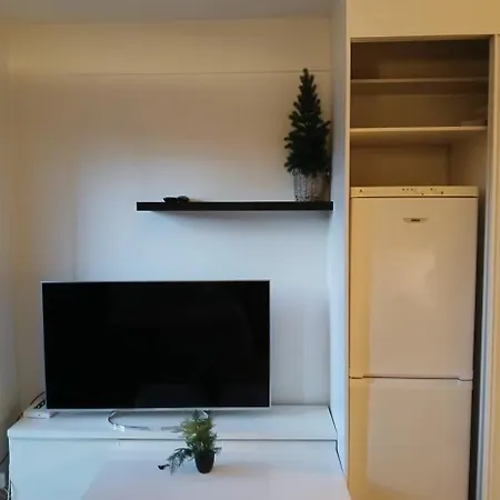 Apartment Residents 33m