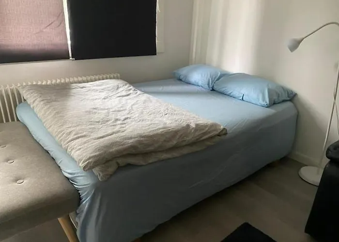 Apartment Residents 33m *